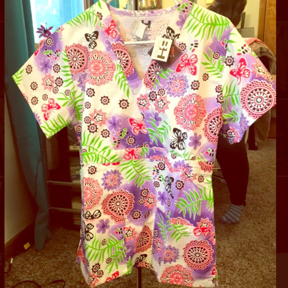 Scrub top